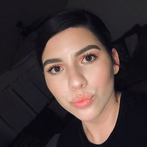 Meet your Posher, Leilani